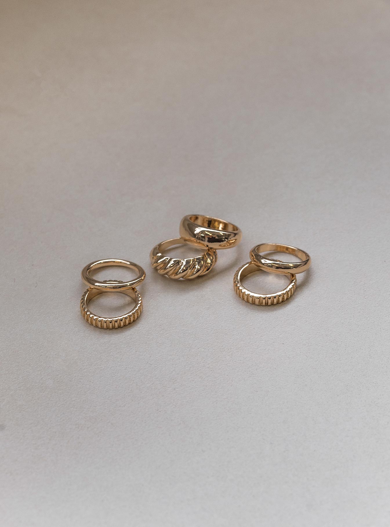 Stables Ring Pack Gold
