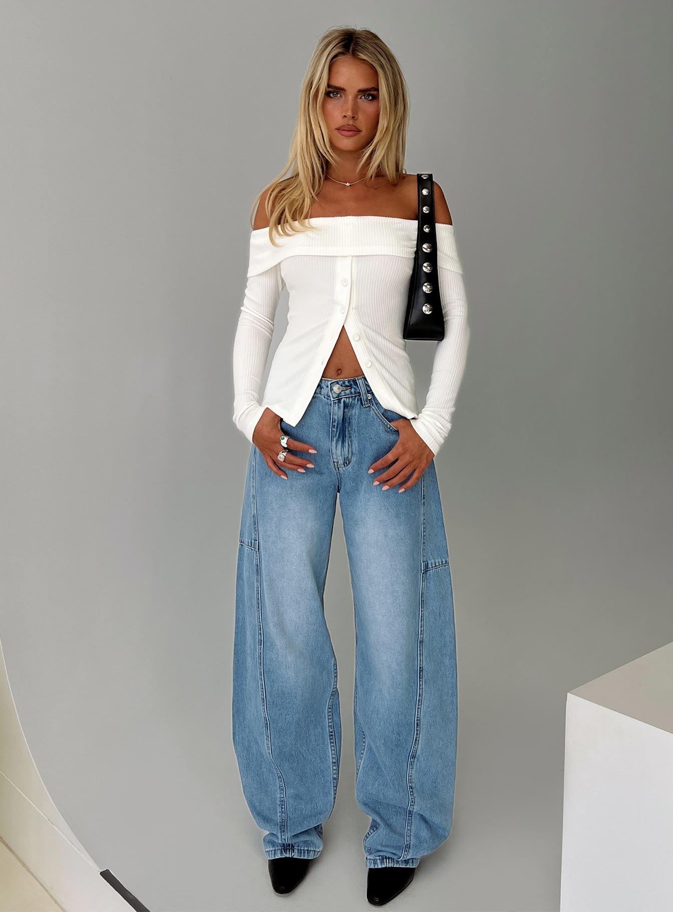 Esperance Mid Rise Barrel Leg Jeans Vintage Blue